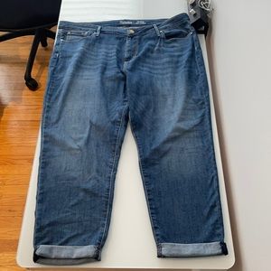 Signature Levi’s Modern Slim Cuffed Jeans (22R)